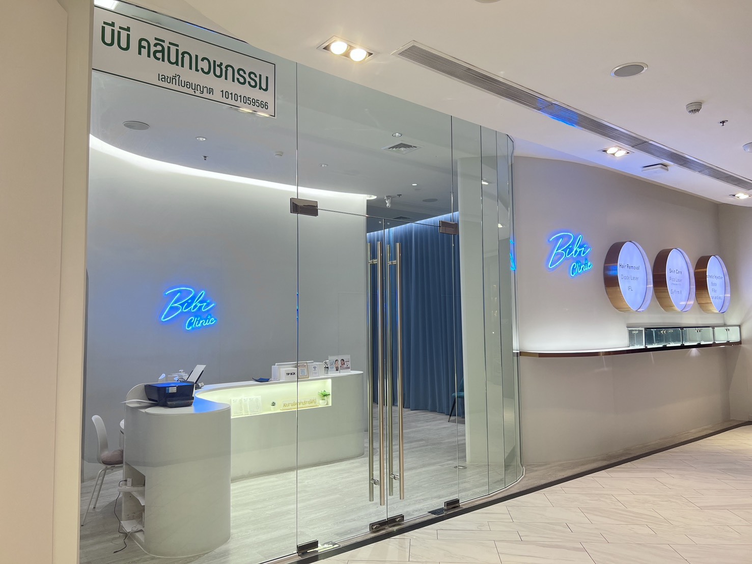 予約関連の対応業務を3〜4割削減 & 紙運用からの脱却を実現。3言語対応しながらクリニックのコンセプト実現のための基盤へ