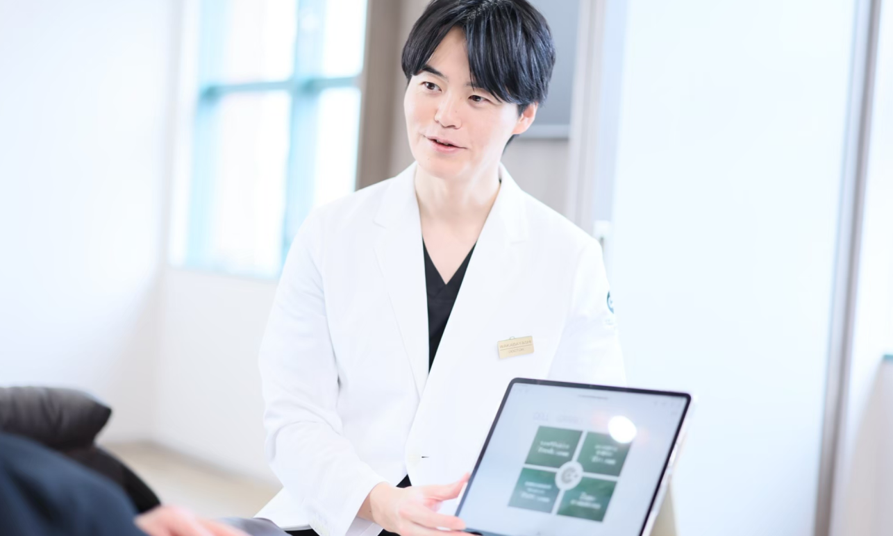 受付・事務の工数を1人分削減。再生医療専門クリニックがメディカルフォースで手に入れた、効率と質の両立 – 大阪再生医療クリニック（CELL GRNAD CLINIC）：院長 若林 雄一先生）